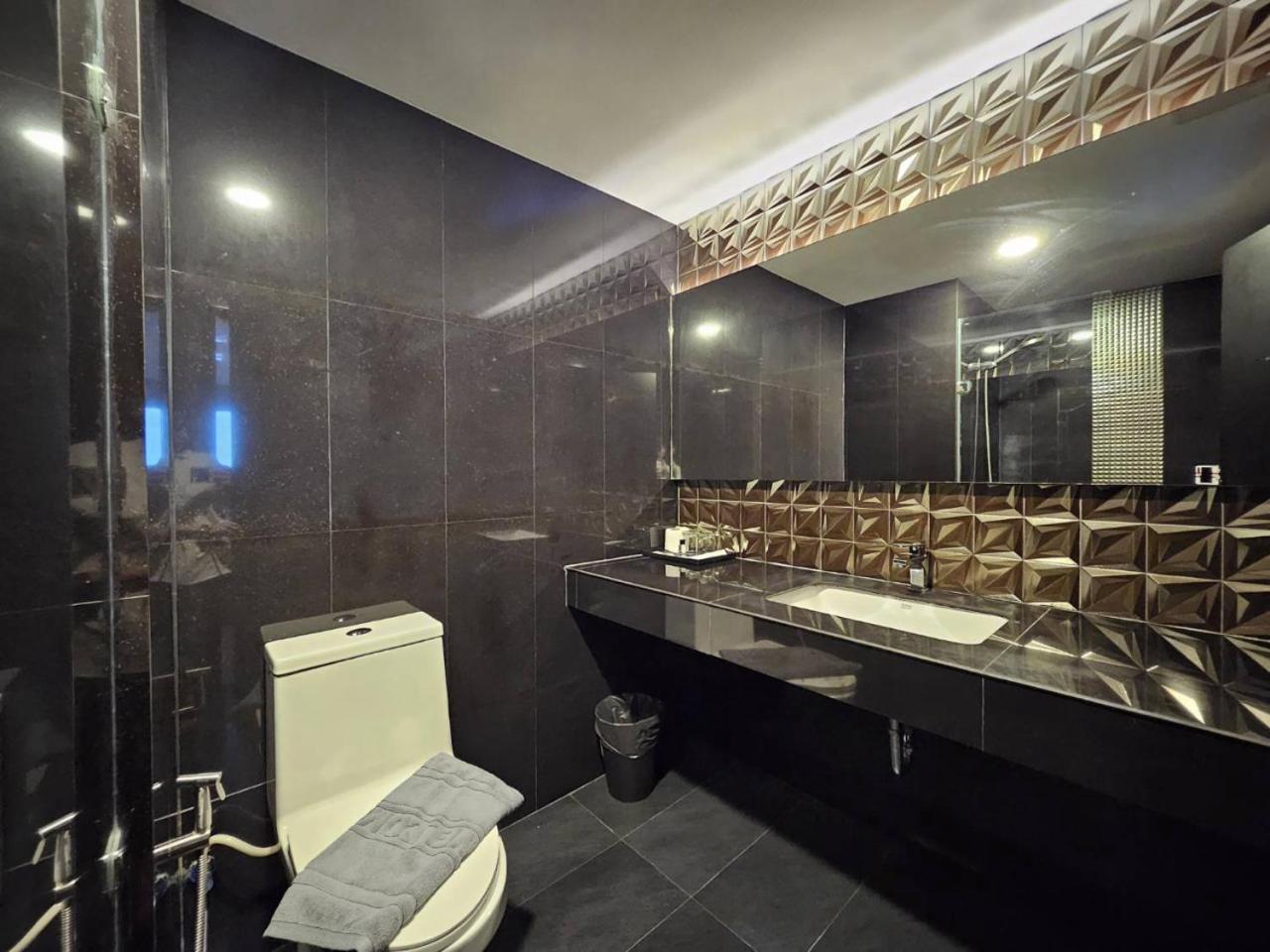 Oscar Palace Hotel & Wellness Center Ban Khlong Phruan Bagian luar foto